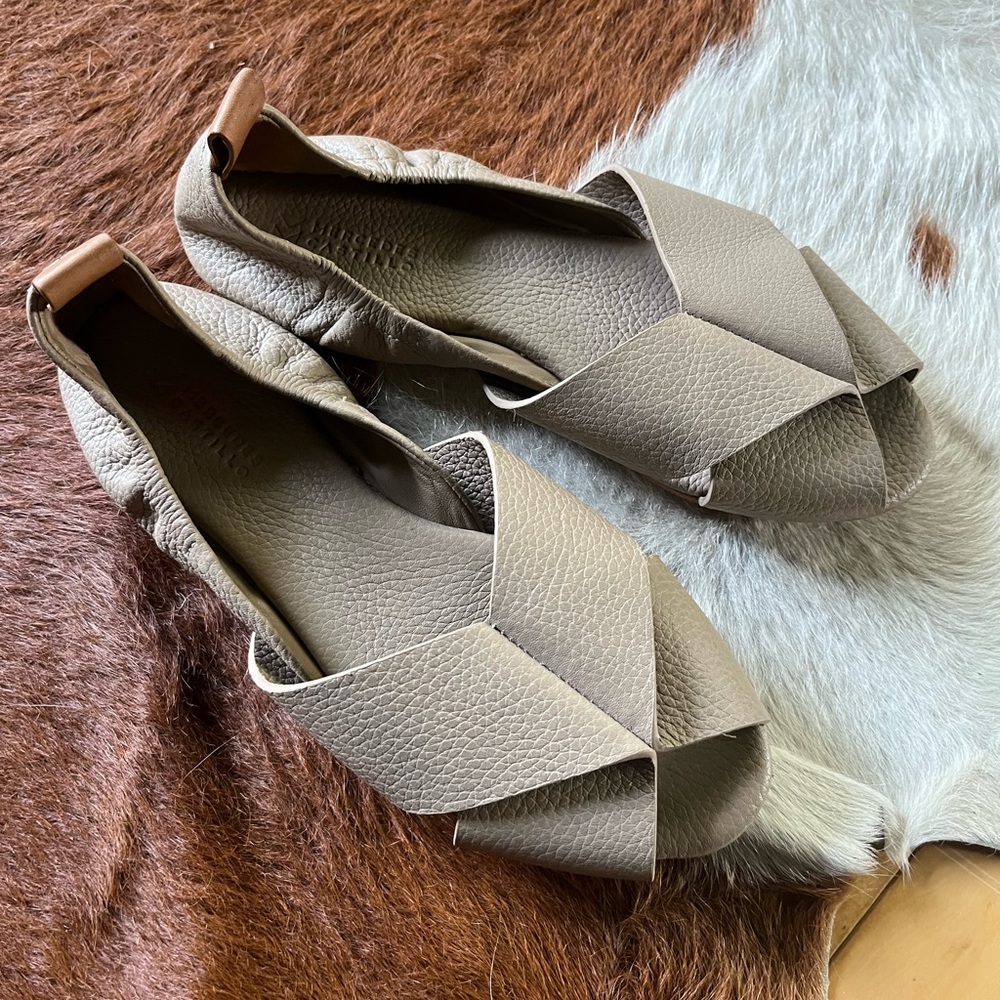 Leather flats Mercedes Castillo size 8